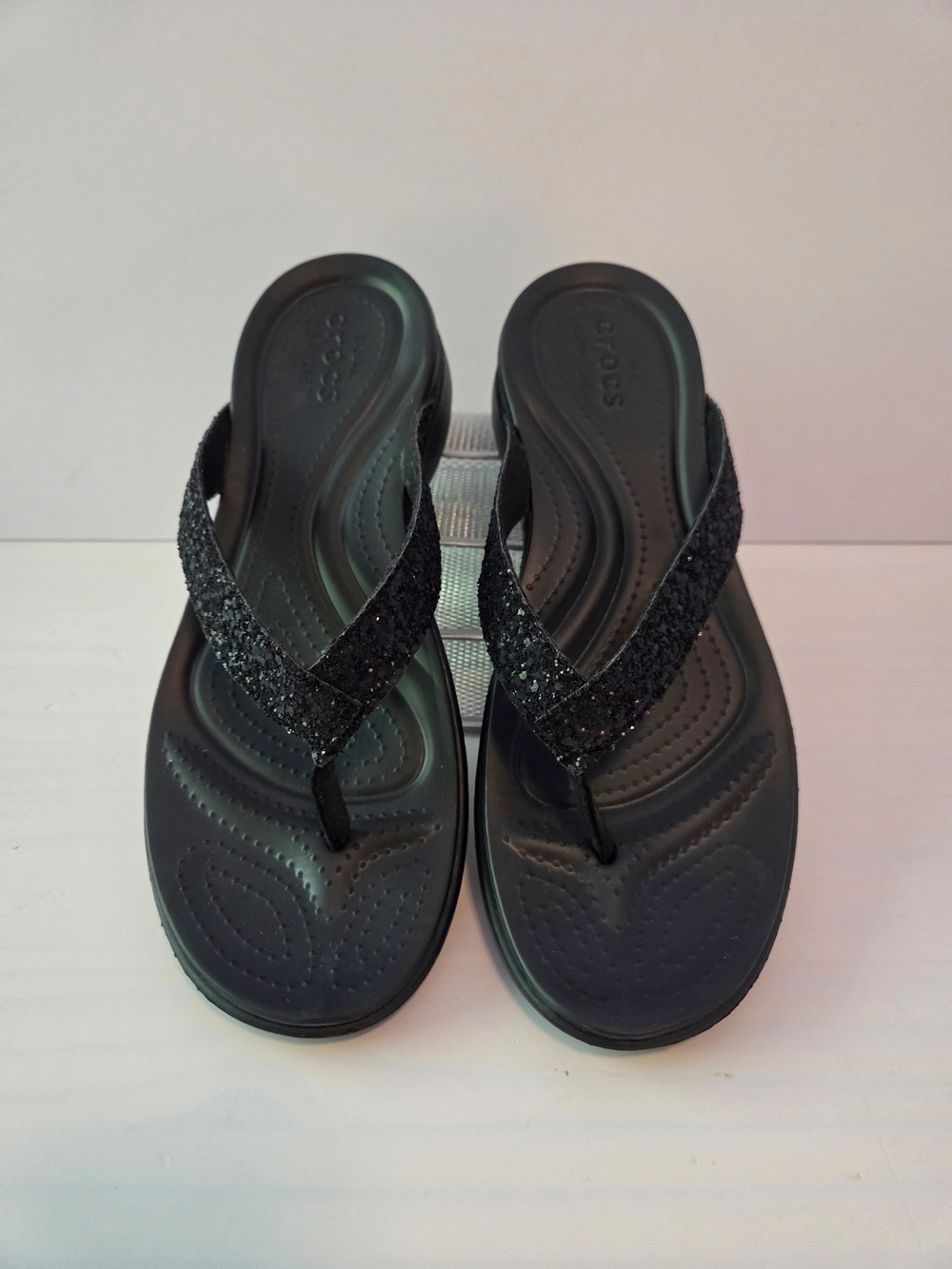 CROCS Women’s Black Sparkle Capri V Flip Flops